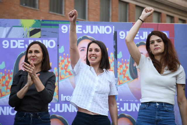 La secretaria general y diputada de Podemos, Ione Belarra; la candidata de Podemos a las elecciones europeas, Irene Montero; la portavoz de Podemos, Isa Serra y el diputado de Unidas Podemos y Secretario Horizonte Republicano de Podemos, Serigne Mbayé, du