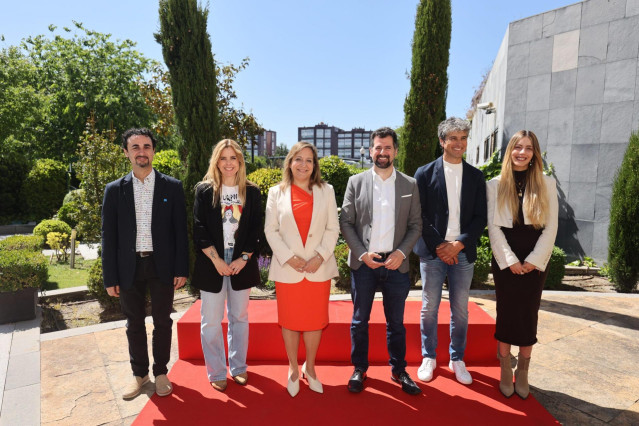 Luis Tudanca e Irtaxe García en la presentación de los candidatos del PSOE de CyL a las Europeas