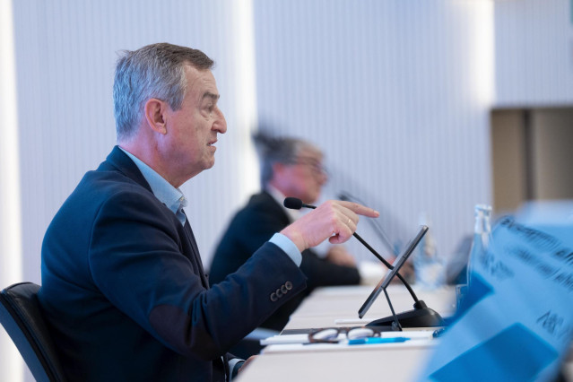Archivo - El consejero delegado de Banco Sabadell, César González-Bueno, interviene durante una rueda de prensa de presentación de los resultados de la empresa del primer semestre del 2023, en la sede del Banco Sabadell, a 27 de julio de 2023, en Sant Cug