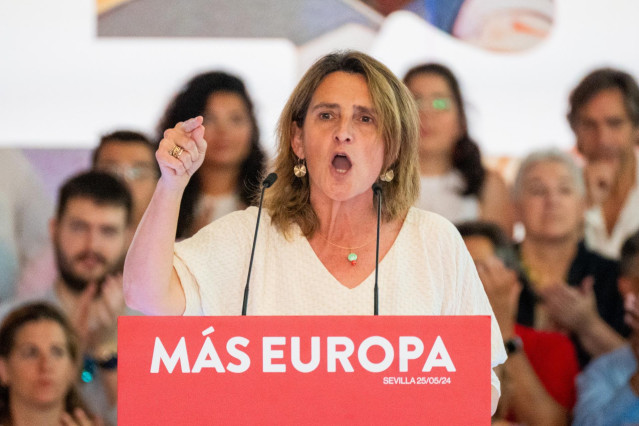 La candidata socialista europea Teresa Ribera, vicepresidenta tercera y ministra para la Transición Ecológica y el Reto Demográfico interviene en el acto, a 25 de mayo de 2024, en Sevilla, Andalucía (España). Pedro Sánchez participa en cinco actos durante