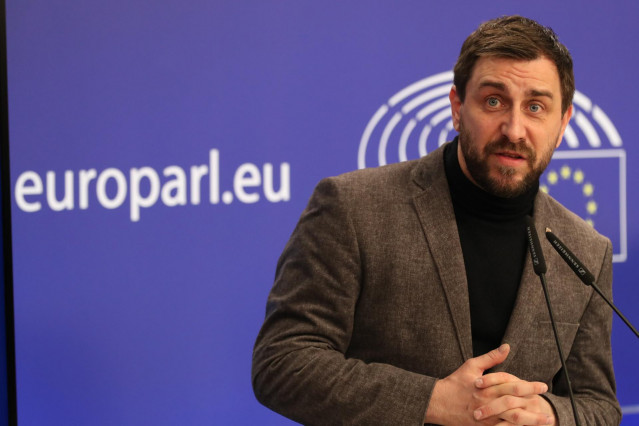 Archivo - El exconseller de la Generalitat Toni Comín, interviene durante una rueda de prensa el día en el que el Parlamento Europeo se ha manifestado a favor de suspender su inmunidad, en Bruselas (Bélgica), a 9 de marzo de 2021.