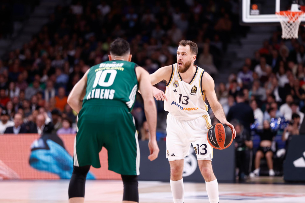 EuropaPress 5793761 sergio rodriguez of real madrid and kostas sloukas of panathinaikos in
