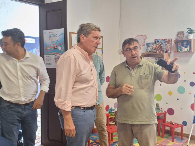 El candidato del PP a las elecciones europeas y eurodiputado Gabriel Mato visita la isla de El Hierro