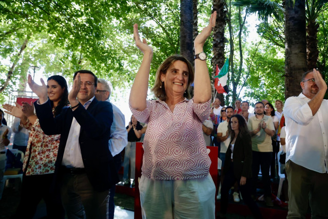 La candidata socialista a las elecciones europeas, Teresa Ribera, participa en un acto público en Mérida junto con el secretario general del PSOE de Extremadura, Miguel Ángel Gallardo