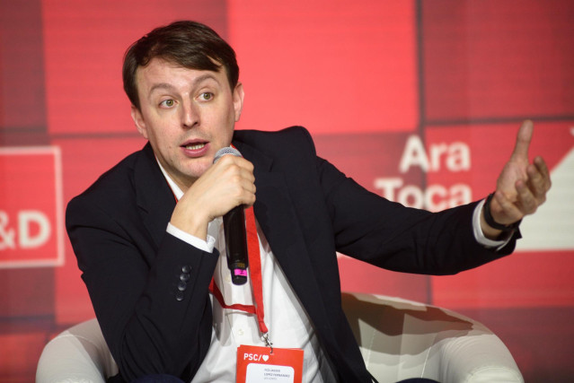 Archivo - El candidato del PSC a las elecciones europeas, Javi López, durante la segunda jornada del XV Congreso del PSC, en el Palau de Congressos de Catalunya, a 16 de marzo de 2024