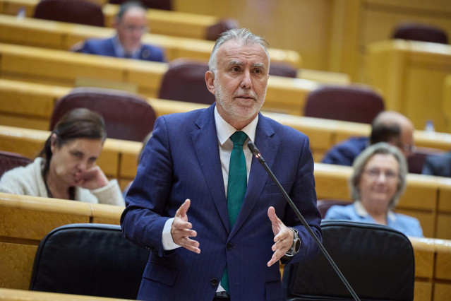 El ministro de Política Territorial y Memoria Democrática, Ángel Víctor Torres, durante una sesión de Control en el Senado, a 7 de mayo de 2024, en Madrid (España). Durante la sesión, se han abordado cuestiones como la ejecución de la construcción de la e
