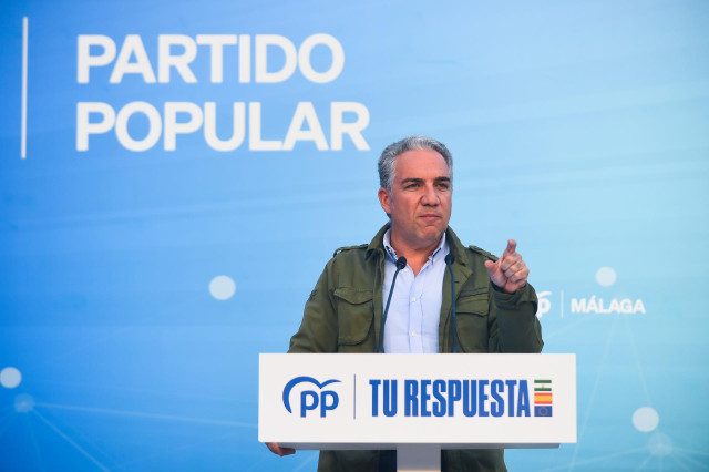 El vicesecretario de Política Autonómica y Municipal del PP, Elías Bendodo, interviene en el acto de inicio de campaña del PP-A para las elecciones europeas.