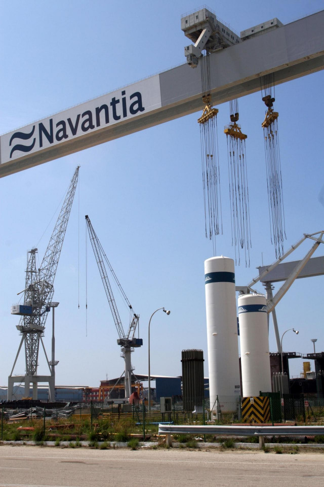 Archivo - Instalaciones en los astilleros de la empresa pública Navantia, en la bahía de Cádiz