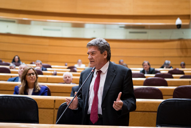El ministro para la Transformación Digital y de la Función Pública, José Luis Escrivá, durante una sesión plenaria, en el Senado, a 14 de mayo de 2024, en Madrid (España).