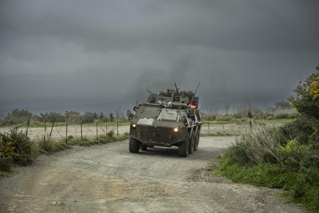 Archivo - Un vehículo militar durante un ejercicio, a 21 de marzo de 2024, en Ceuta (España).