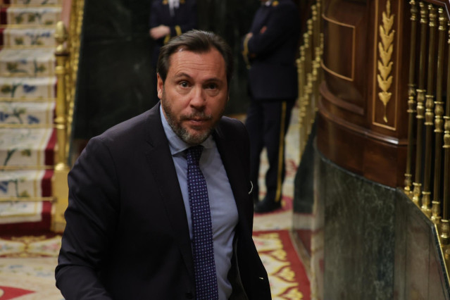 El ministro de Transportes y Movilidad, Óscar Puente, durante la sesión de control al Gobierno, en el Congreso de los Diputados, a 29 de mayo de 2024, en Madrid (España).