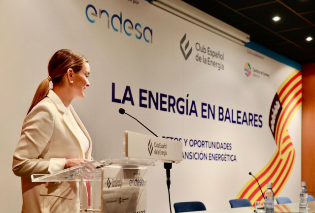 La presidenta del Govern, Marga Prohens, en la jornada 'La energía en las Islas Baleares: retos y oportunidades de la transición energética'