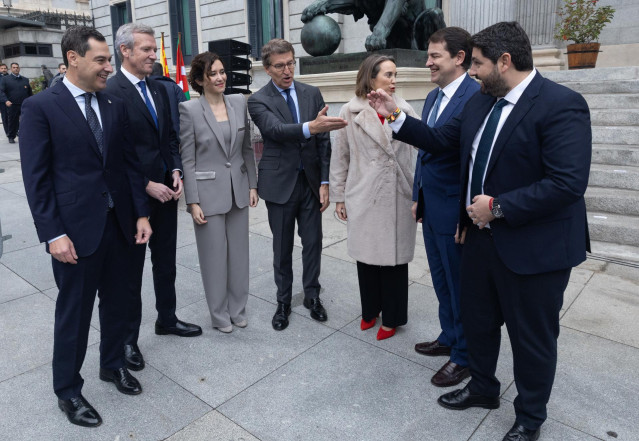 Archivo - (I-D) El presidente de la Junta de Andalucía, Juanma Moreno; el presidente de la Xunta de Galicia, Alfonso Rueda; la presidenta de la Comunidad de Madrid, Isabel Díaz Ayuso; el presidente del PP, Alberto Núñez Feijóo; la portavoz del PP en el Co