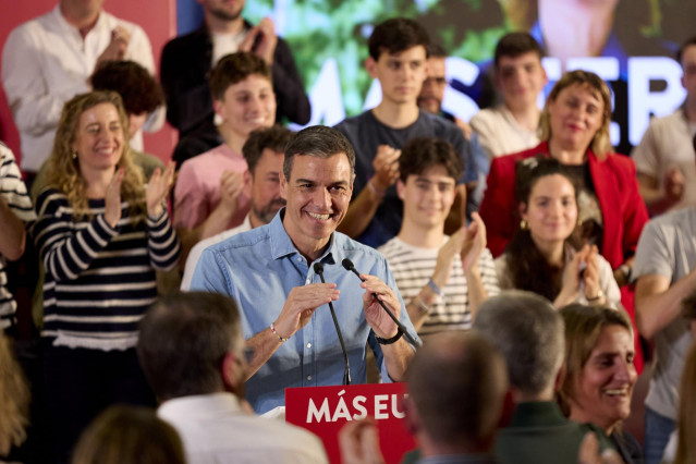 El presidente del Gobierno, Pedro Sánchez, participa en un acto político, en el Centro Cívico Clara Campoamor, a 30 de mayo de 2024, en Barakaldo, Vizcaya, País Vasco (España).