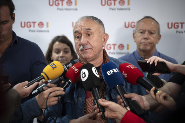 El secretario general de UGT, Pepe Álvarez, atiende a los medios de comunicación previo al inicio de la Asamblea General de UGT, en la sede de UGT PV, a 31 de mayo de 2024, en Valencia, Comunidad Valenciana (España).