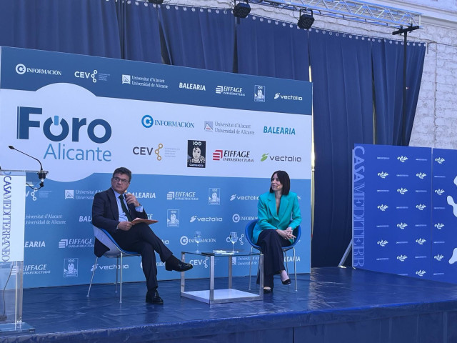 La ministra de Ciencia, Innovación y Universidades, Diana Morant, en el coloquio 'Más Europa y Más Alicante' en Casa Mediterráneo.