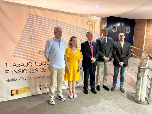 La consejera de Educación, Mercedes Vaquera, en la clausura del XXXIV Congreso Anual de la Asociación Española de Derecho del Trabajo y de la Seguridad Social.