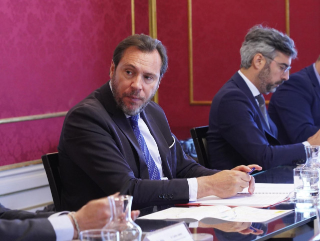 El ministro de Transportes y Movilidad Sostenible, Óscar Puente, durante una reunión con el presidente de la Comunidad Autónoma de La Rioja, en el Gobierno de la Rioja, a 31 de mayo de 2024, en Logroño, La Rioja (España).