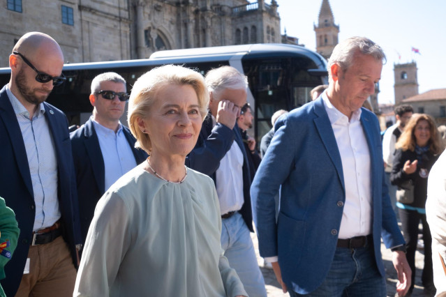 El presidente la Xunta de Galicia, Alfonso Rueda, y la presidenta de la Comisión Europea, Ursula Von der Leyen, a su llegada a una reunión, a 1 de junio de 2024, en Santiago de Compostela, A Coruña, Galicia (España). La presidenta de la Comisión Europea,