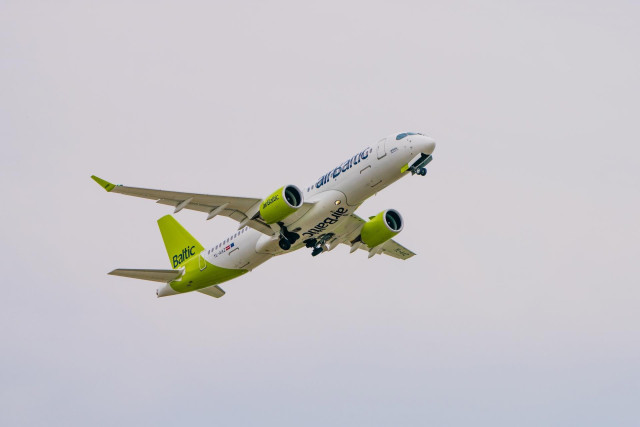 La aerolínea letona AirBaltic amplía su red de vuelos desde ocho ciudades en España.