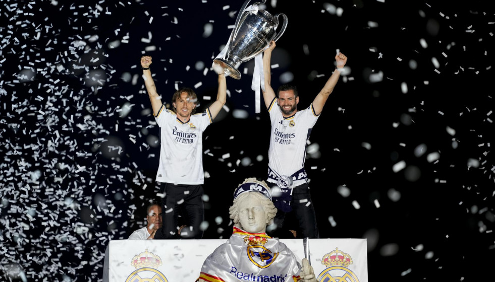 EuropaPress 6004810 nacho fernandez and luka modric of real madrid celebrates on top of the