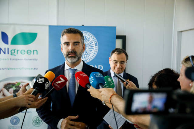 El portavoz del Gobierno andaluz, Ramón Fernández-Pacheco, este lunes en Almería