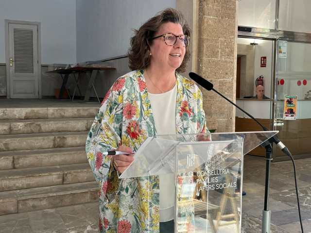 La consellera de Familia y Asuntos Sociales, Catalina Cirer.