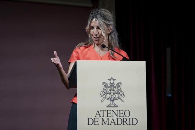 La vicepresidenta segunda y ministra de Trabajo y Economía Social, Yolanda Díaz, interviene durante un acto sobre la transformación del modelo de cuidados del Gobierno, en el Ateneo de Madrid, a 29 de mayo de 2024, en Madrid (España).