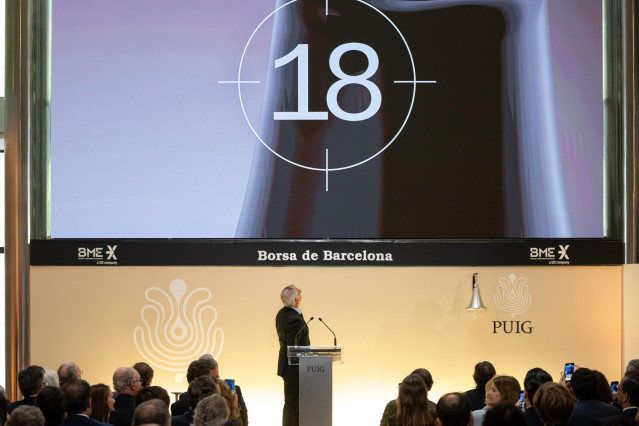 Archivo - El presidente y consejero delegado de Puig, Marc Puig, 18 segundos antes de la salida a bolsa de la empresa Puig en su salida a Bolsa, en la Bolsa de Barcelona, a 3 de mayo de 2024, en Barcelona, Catalunya (España).