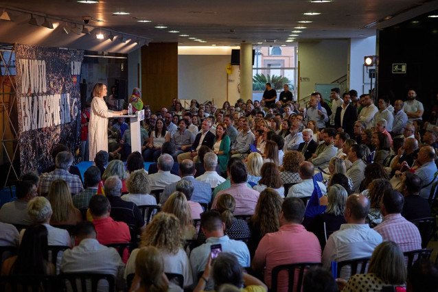 La secretaria general del Partido Popular, Cuca Gamarra, ha clausurado el encuentro que los populares han celebrado en el municipio de Atarfe.