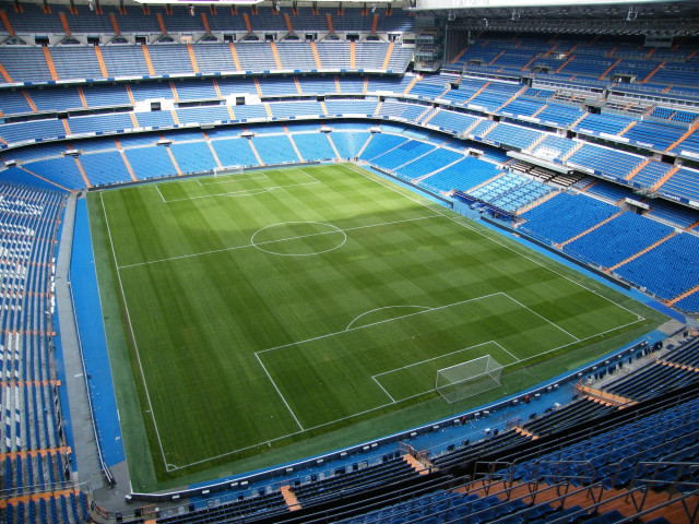 Archivo - Vista panorámica del estadio Santiago Bernabéu.
