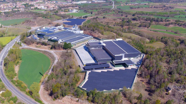 Parque solar de Casa Tarradellas en Olost (Barcelona)