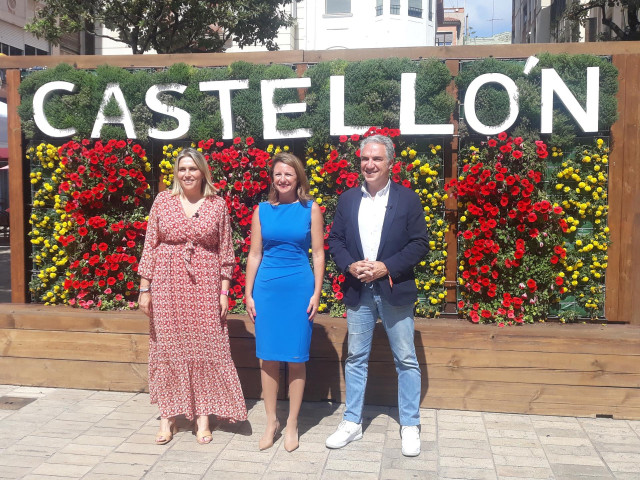 Elías Bendodo en su visita a Castelló