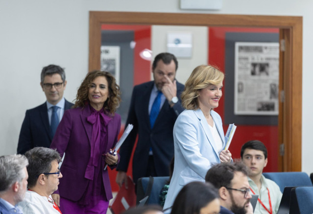 (I-D) La ministra de Educación y Formación Profesional, Pilar Alegría; la vicepresidenta cuarta y ministra de Hacienda, María Jesús Montero; el ministro de la Presidencia, Justicia y Relaciones con las Cortes, Félix Bolaños y el ministro de Transportes y