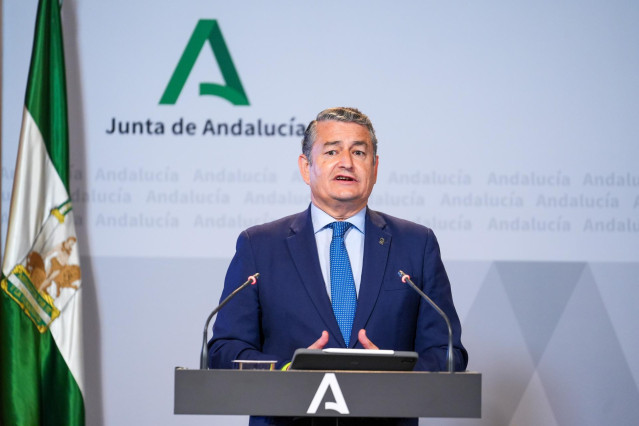 El consejero de la Presidencia, Interior, Diálogo Social y Simplificación Administrativa Antonio Sanz Cabello interviene durante la rueda de prensa. A 4 de junio de 2024, en Sevilla (Andalucía, España).Rueda de prensa posterior a la reunión del Consejo de