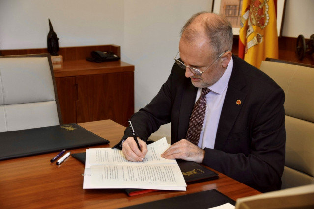 Archivo - El rector de la UIB, Jaume Carot.