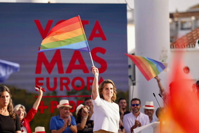 La candidata número uno del PSOE a las próximas elecciones europeas, Teresa Ribera, en un mitin por las elecciones europeas en Benalmádena.