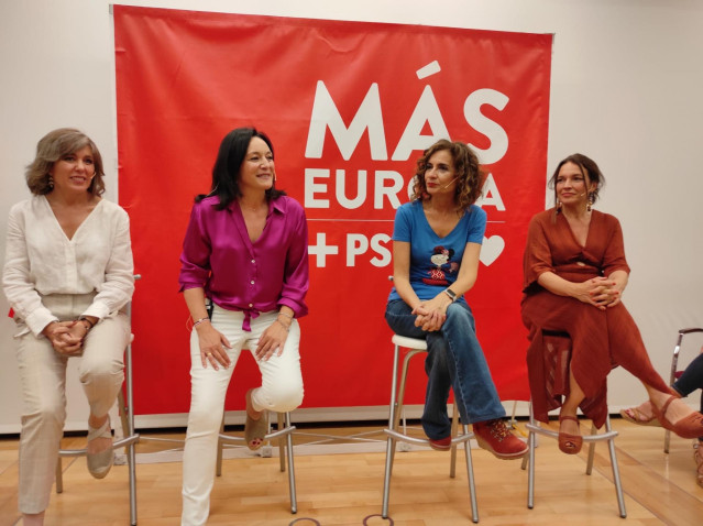 (Desde Izda.) Ana Romero, Rafi Crespín, María Jesús Montero Y Lina Gálvez, En El Acto Del PSOE En Córdoba.