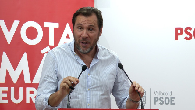El ministro de Transportes, el socialista Óscar Puente, en el acto de cierre de campaña en Valladolid