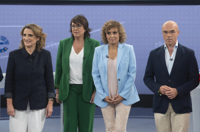 (I-D) Los candidatos para las elecciones europeas Teresa Ribera (PSOE); Diana Riba (Ahora Repúblicas); Dolors Montserrat (PP) y Jorge Buxadé (Vox) durante un debate a nueve a tres días de las elecciones europeas, a 6 de junio de 2024, en Madrid (España).