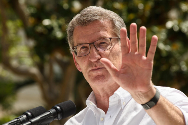 El presidente del PP, Alberto Núñez Feijóo, durante un acto del PP, a 7 de junio de 2024, en Barcelona, Catalunya (España). Este mitin se enmarca dentro de la campaña del PP con motivo de las elecciones europeas de este domingo, 9 de junio.