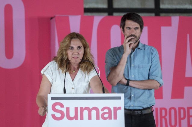 La cabeza de lista de Sumar para las elecciones europeas, Estrella Galán, y el portavoz de Sumar, Ernest Urtasun, ofrecen una rueda de prensa durante el seguimiento de la jornada electoral de elecciones europeas, en la sede de Sumar, a 9 de junio de 2024,