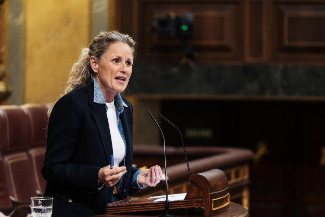 Archivo - La diputada del PSOE Montse Mínguez, en el Congreso de los Diputados, a 12 de diciembre de 2023, en Madrid (España).