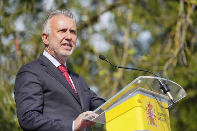 Archivo - El ministro de Política Territorial y Memoria Democrática, Ángel Víctor Torres, interviene durante el acto de toma de posesión de la nueva delegada del Gobierno en Euskadi, en la Delegación del Gobierno, a 21 de marzo de 2024, en Vitoria-Gasteiz