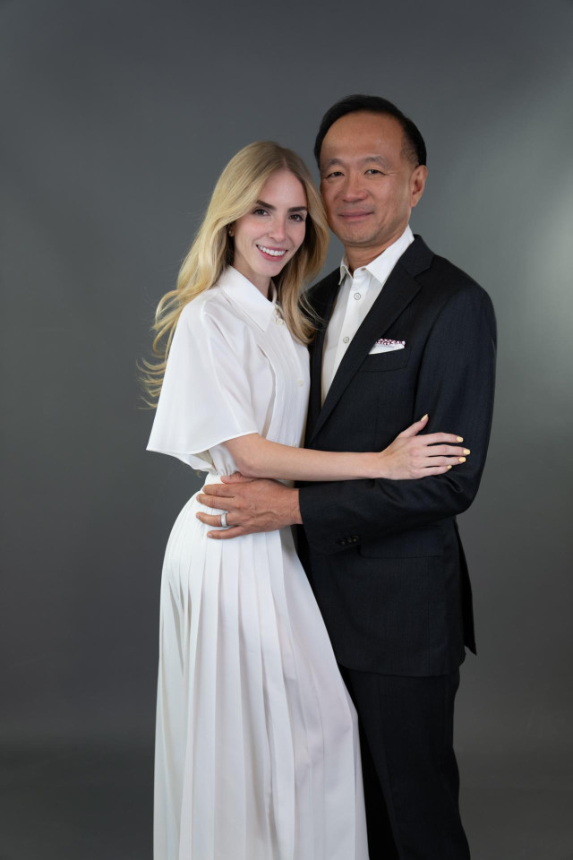 Seeking nombra co-consejeros delegados a Brandon Wade y Dana Rosewall