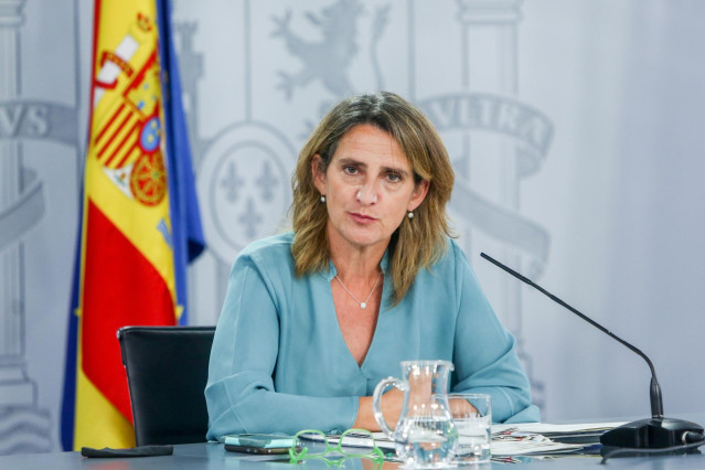 Archivo - La vicepresidenta tercera y ministra para la Transición Ecológica y el Reto Demográfico, Teresa Ribera, comparece en una rueda de prensa tras una reunión del Consejo de Ministros en Moncloa, a 3 de agosto de 2021, en Madrid, (España). El Gobiern