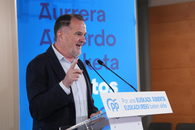 Archivo - El expresidente del PP vasco y exeurodiputado, Carlos Iturgaiz, interviene durante una jornada del PP vasco sobre las perspectivas para una sociedad competitiva en Euskadi, en el Hotel Amara, a 16 de marzo de 2024, en San Sebastián, Guipúzcoa, P