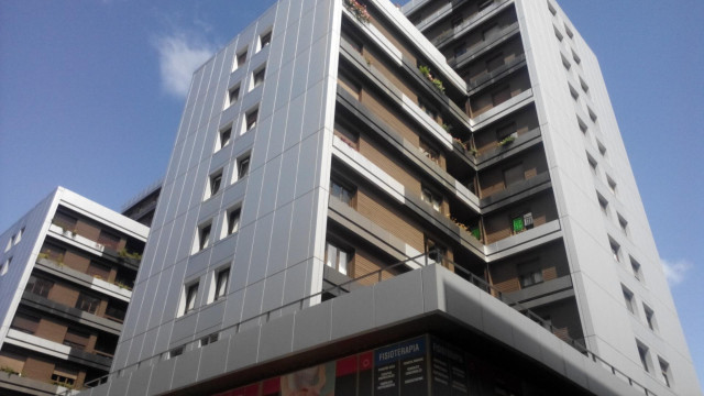 Archivo - El precio del alquiler cae un 1,5% en mayo, pero sube un 4% interanual, según Fotocasa.