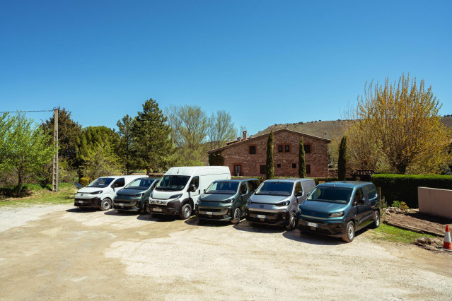Archivo - Fiat Professional renueva su gama de vehículos comerciales con versiones eléctricas desde 19.210 euros.