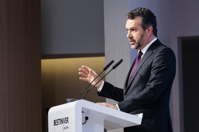 El presidente de la CNMV,  Rodrigo Buenaventura, interviene durante un encuentro informativo de Europa Press, en el Campus de ACCIONA, a 21 de mayo de 2024, en Madrid (España).